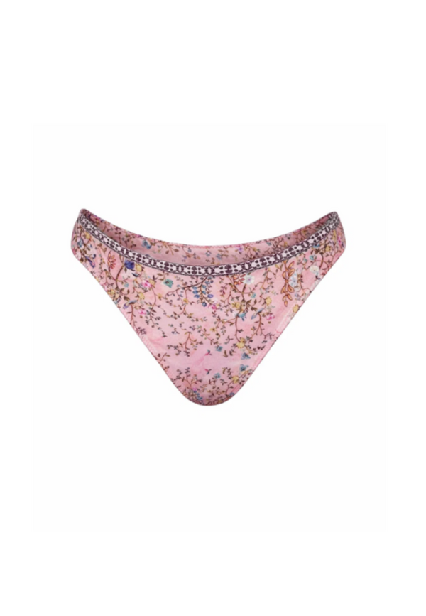 Len Gia Bikini Bottom